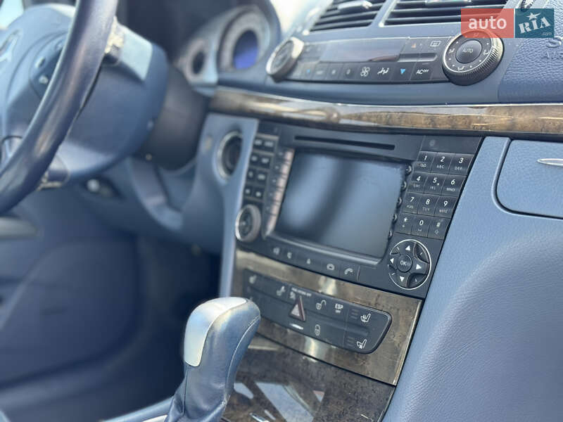 Седан Mercedes-Benz E-Class 2005 в Львові