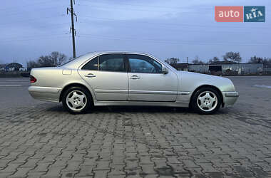 Седан Mercedes-Benz E-Class 2001 в 