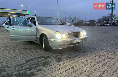 Седан Mercedes-Benz E-Class 2001 в 