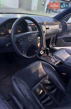 Седан Mercedes-Benz E-Class 2001 в 