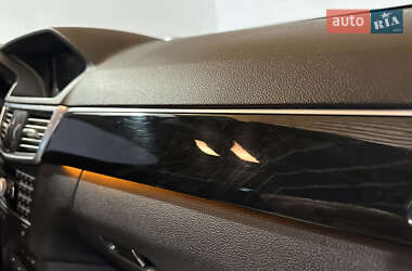 Універсал Mercedes-Benz E-Class 2011 в 