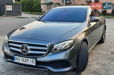 Седан Mercedes-Benz E-Class 2017 в 