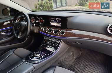 Седан Mercedes-Benz E-Class 2017 в 