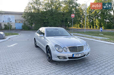 Седан Mercedes-Benz E-Class 2008 в Рокитному