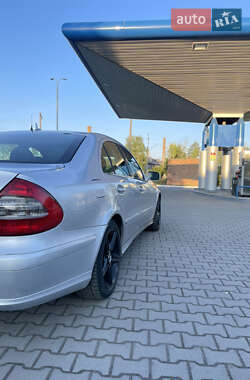 Седан Mercedes-Benz E-Class 2008 в 