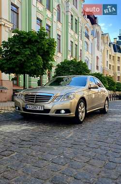 Седан Mercedes-Benz E-Class 2011 в Киеве