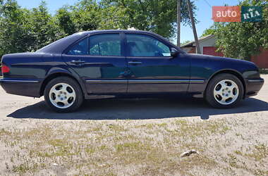 Седан Mercedes-Benz E-Class 2001 в 
