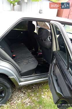 Седан Mercedes-Benz E-Class 1989 в 