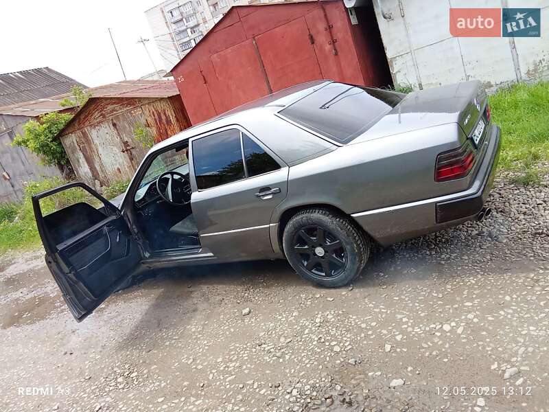 Седан Mercedes-Benz E-Class 1989 в Дрогобичі