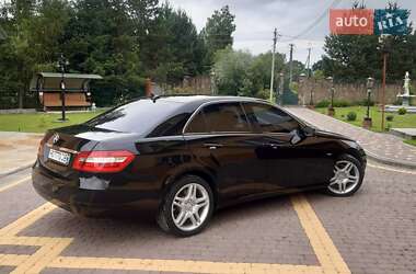 Седан Mercedes-Benz E-Class 2010 в Самборі