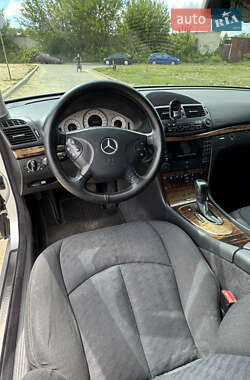 Седан Mercedes-Benz E-Class 2002 в 