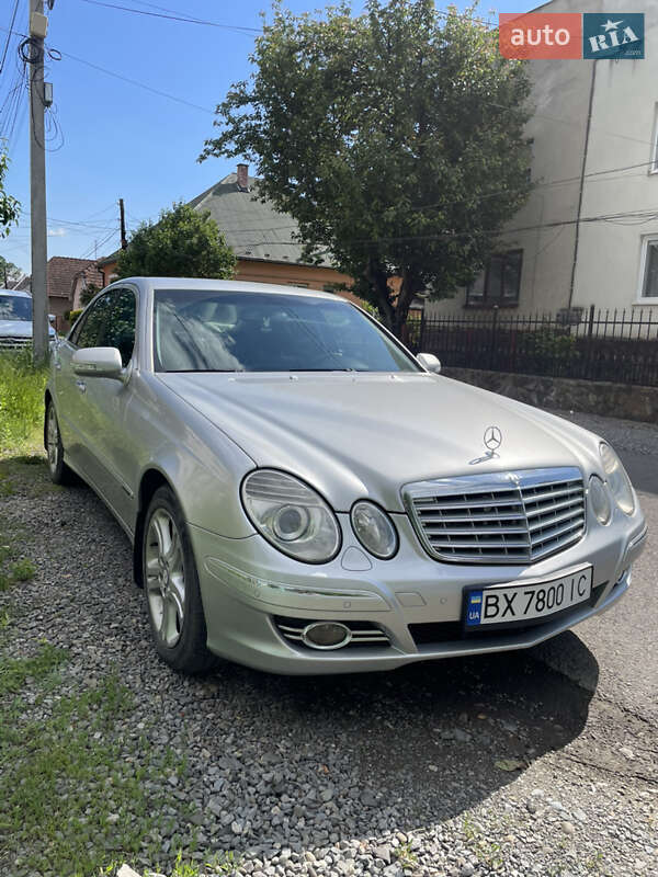 Седан Mercedes-Benz E-Class 2004 в 