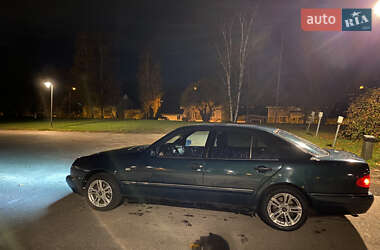 Седан Mercedes-Benz E-Class 1997 в 
