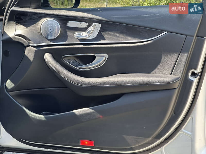 Седан Mercedes-Benz E-Class 2019 в Дрогобичі
