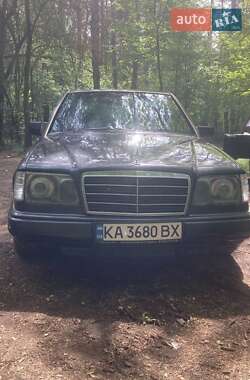 Седан Mercedes-Benz E-Class 1993 в 