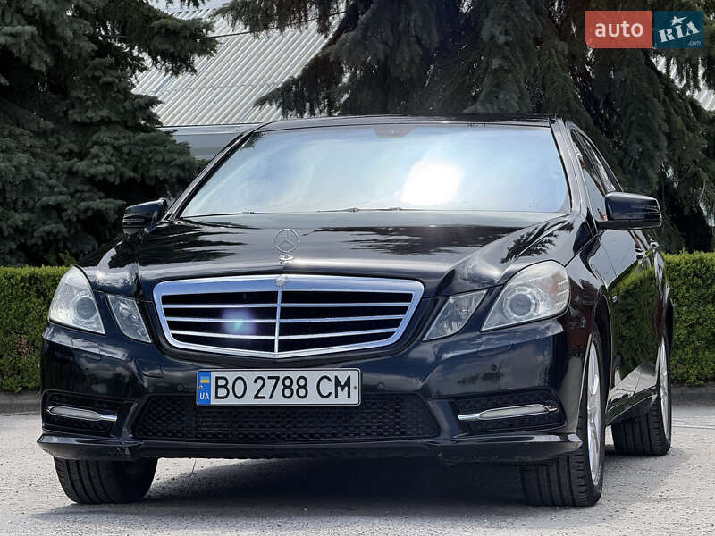 Седан Mercedes-Benz E-Class 2013 в Кременце