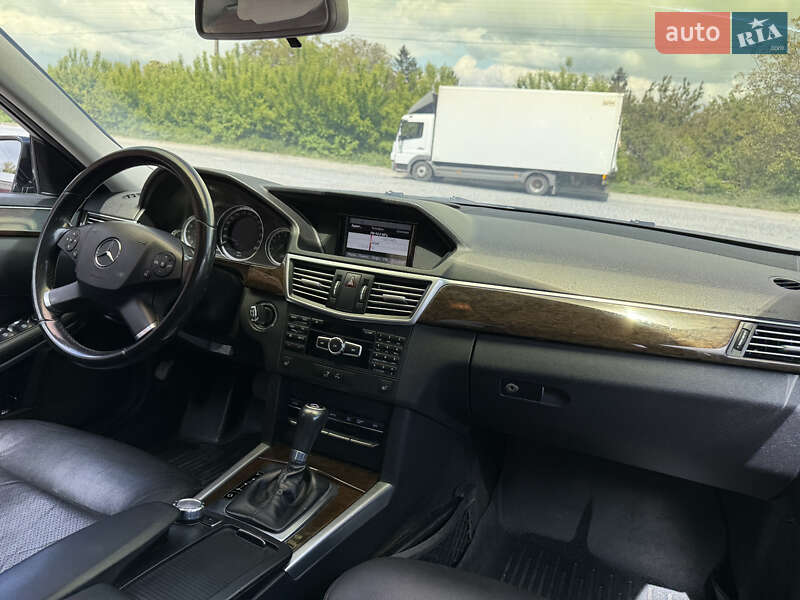 Седан Mercedes-Benz E-Class 2013 в Кременце