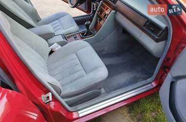 Седан Mercedes-Benz E-Class 1994 в 