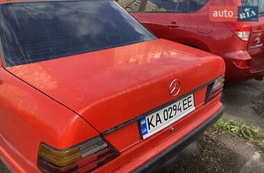 Седан Mercedes-Benz E-Class 1986 в 