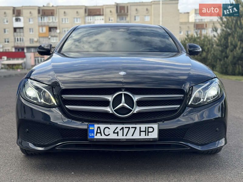 Седан Mercedes-Benz E-Class 2017 в 