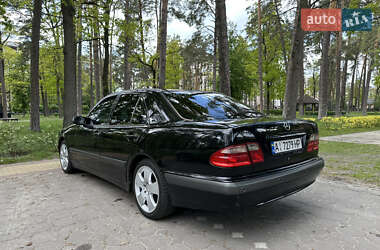 Седан Mercedes-Benz E-Class 2001 в 