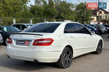 Седан Mercedes-Benz E-Class 2011 в 
