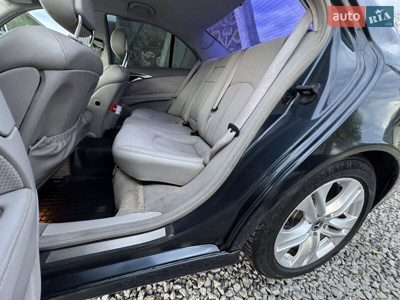 Седан Mercedes-Benz E-Class 2002 в Турке