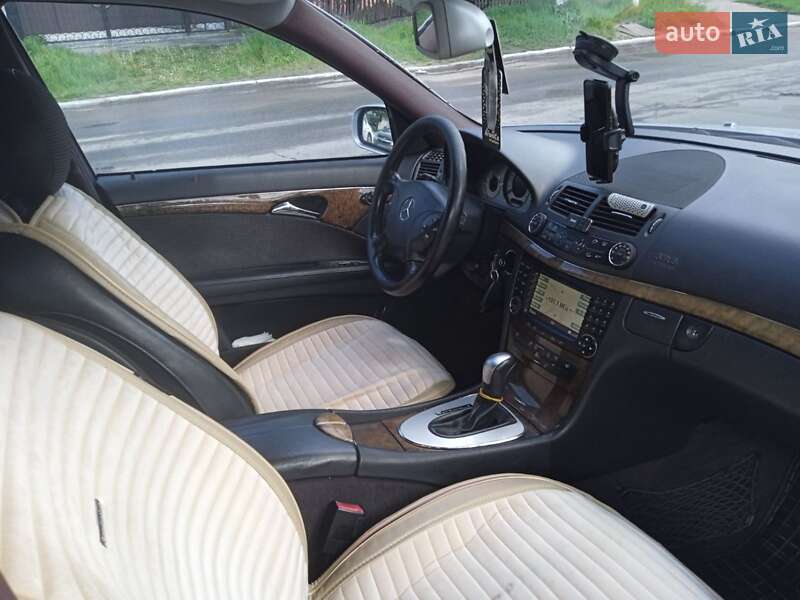 Седан Mercedes-Benz E-Class 2004 в Гайсину