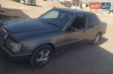 Седан Mercedes-Benz E-Class 1990 в Бродецькому