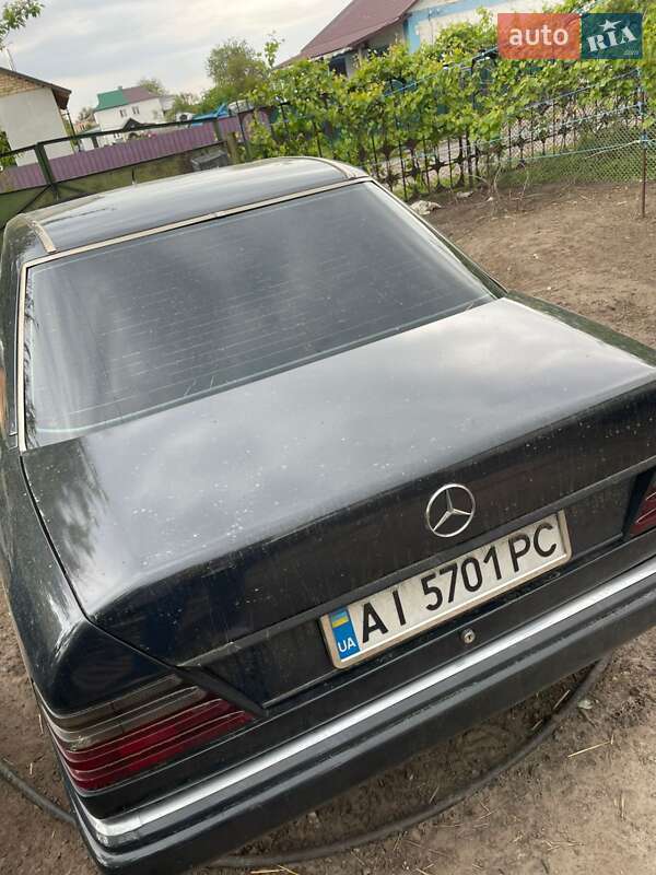 Седан Mercedes-Benz E-Class 1992 в Киеве