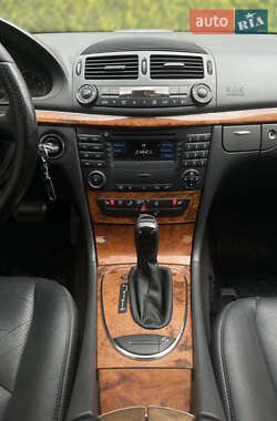 Седан Mercedes-Benz E-Class 2002 в 