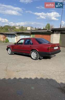 Седан Mercedes-Benz E-Class 1988 в 