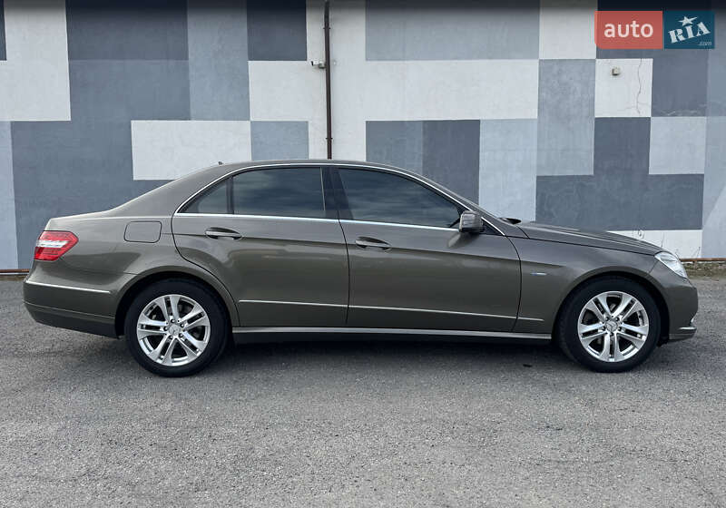 Седан Mercedes-Benz E-Class 2010 в Вінниці