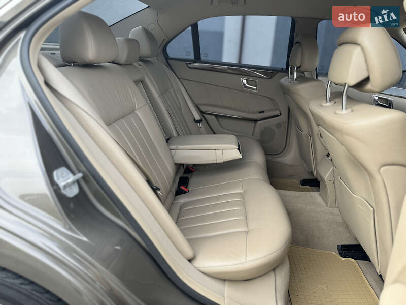 Седан Mercedes-Benz E-Class 2010 в Вінниці