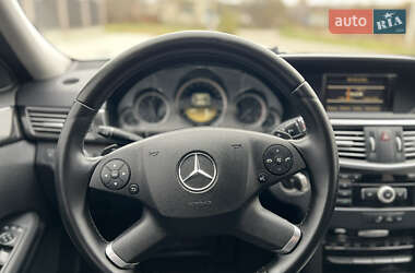 Седан Mercedes-Benz E-Class 2011 в 