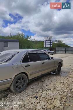 Седан Mercedes-Benz E-Class 1997 в 
