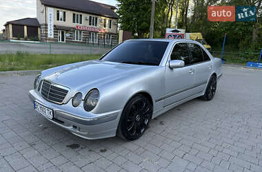 Седан Mercedes-Benz E-Class 2000 в 