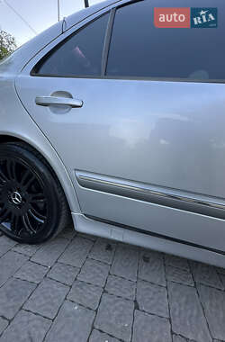 Седан Mercedes-Benz E-Class 2000 в 