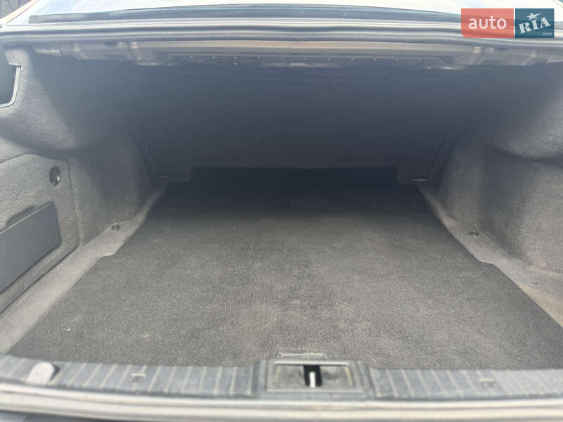 Седан Mercedes-Benz E-Class 2004 в Чернівцях