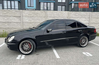 Седан Mercedes-Benz E-Class 2002 в 