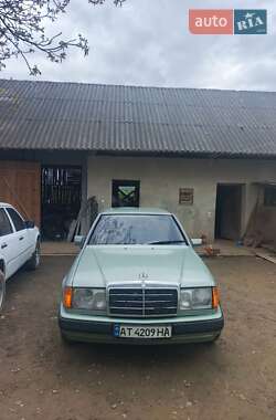 Седан Mercedes-Benz E-Class 1987 в 