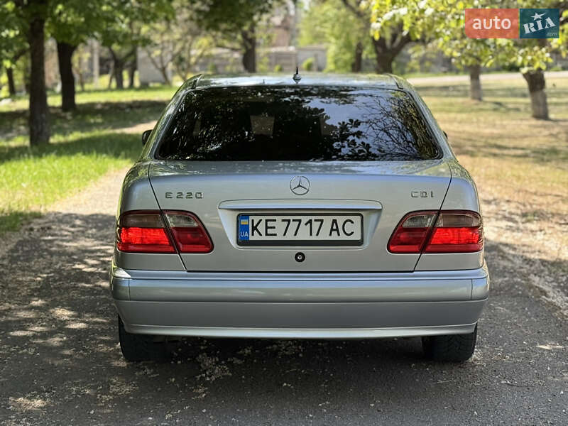 Седан Mercedes-Benz E-Class 2001 в Запоріжжі