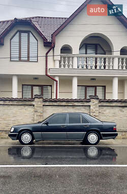 Седан Mercedes-Benz E-Class 1994 в Городку
