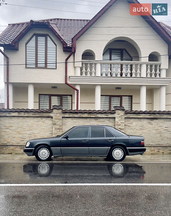 Mercedes-Benz E-Class 1994