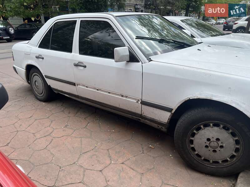 Седан Mercedes-Benz E-Class 1986 в Одессе фото 3 Седан Mercedes-Benz E-Class 1986 в Одессе
