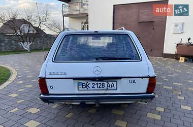 Универсал Mercedes-Benz E-Class 1985 в 