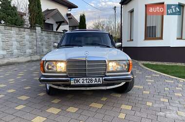 Универсал Mercedes-Benz E-Class 1985 в 