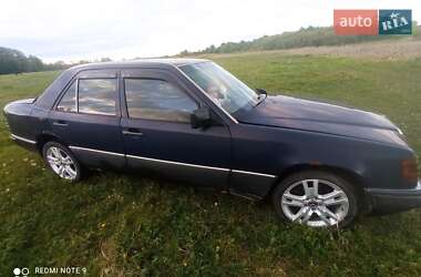 Седан Mercedes-Benz E-Class 1990 в 