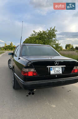 Седан Mercedes-Benz E-Class 1995 в 