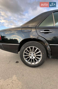 Седан Mercedes-Benz E-Class 1995 в 